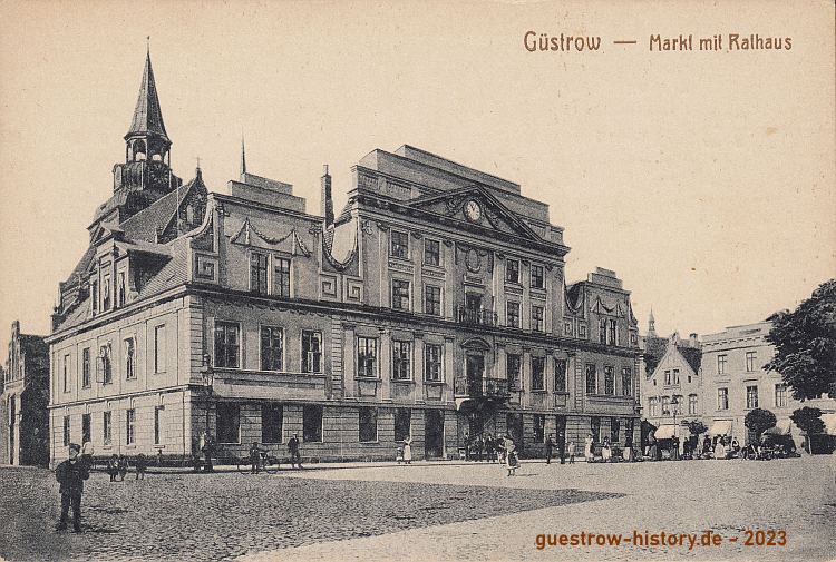 1915 - Güstrow - Markt mit Rathaus