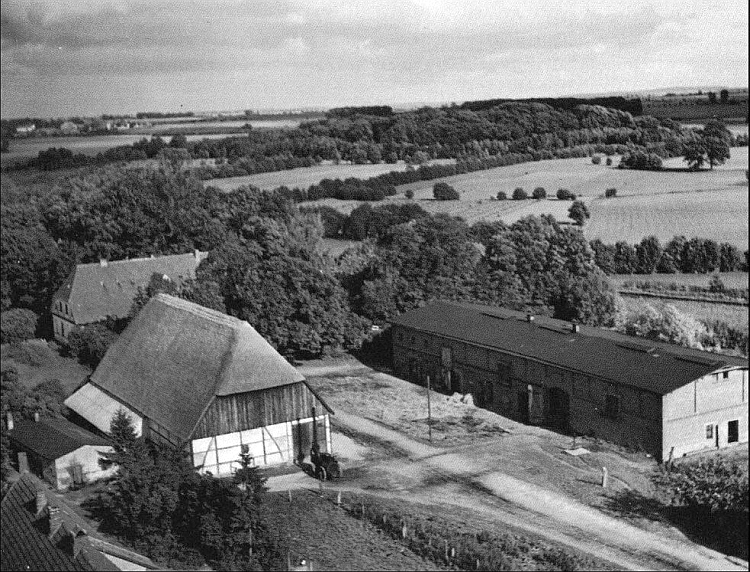 1940 luessow blick pfarrhaus