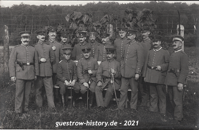 1916 - Kriegsgefangenenlager Güstrow - Herr Blohm mit seinem Stab