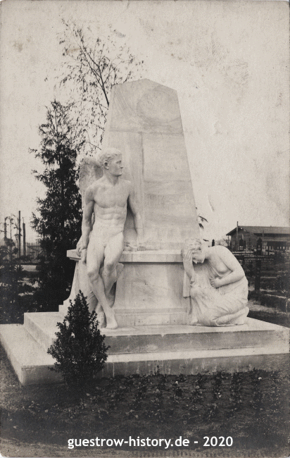 1918 - Kriegsgefangenenlager Güstrow - Denkmal auf dem Friedhof